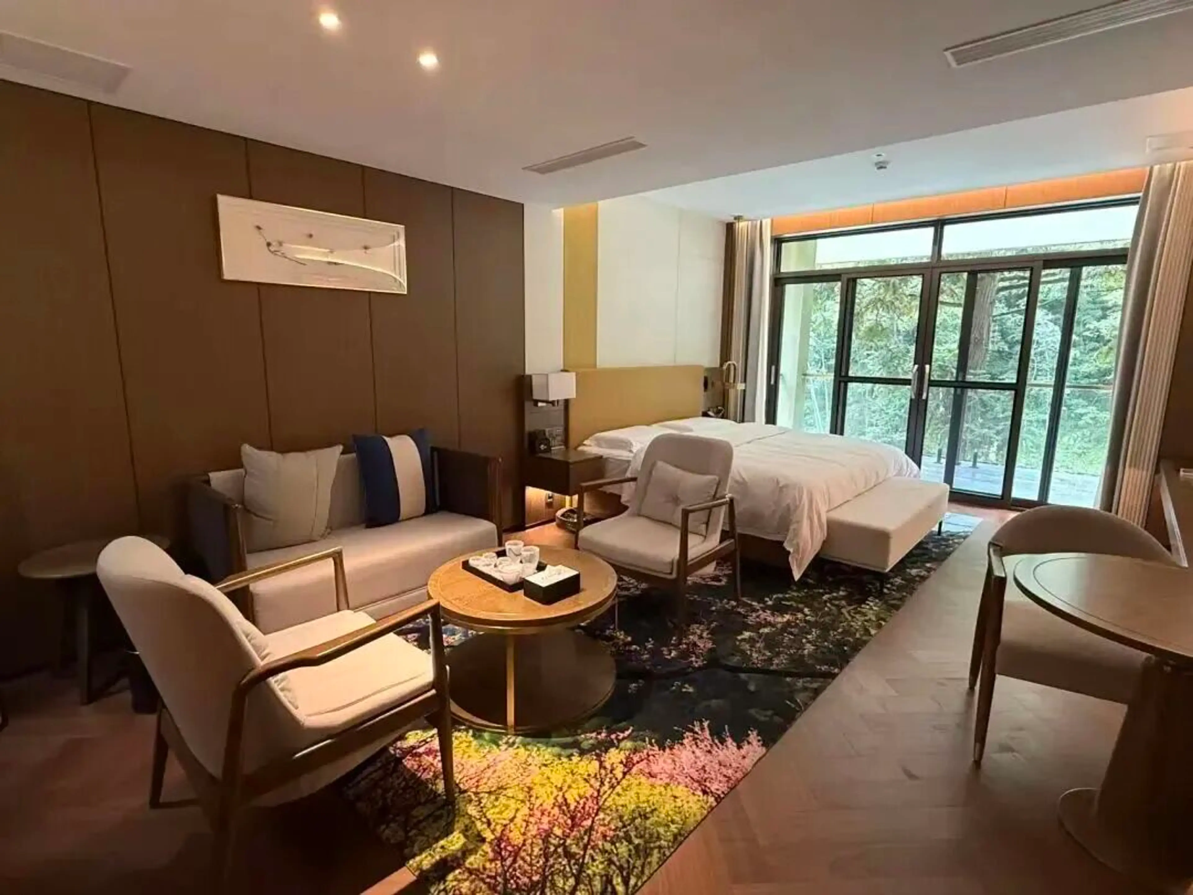 Hotel room at Tangjiahe