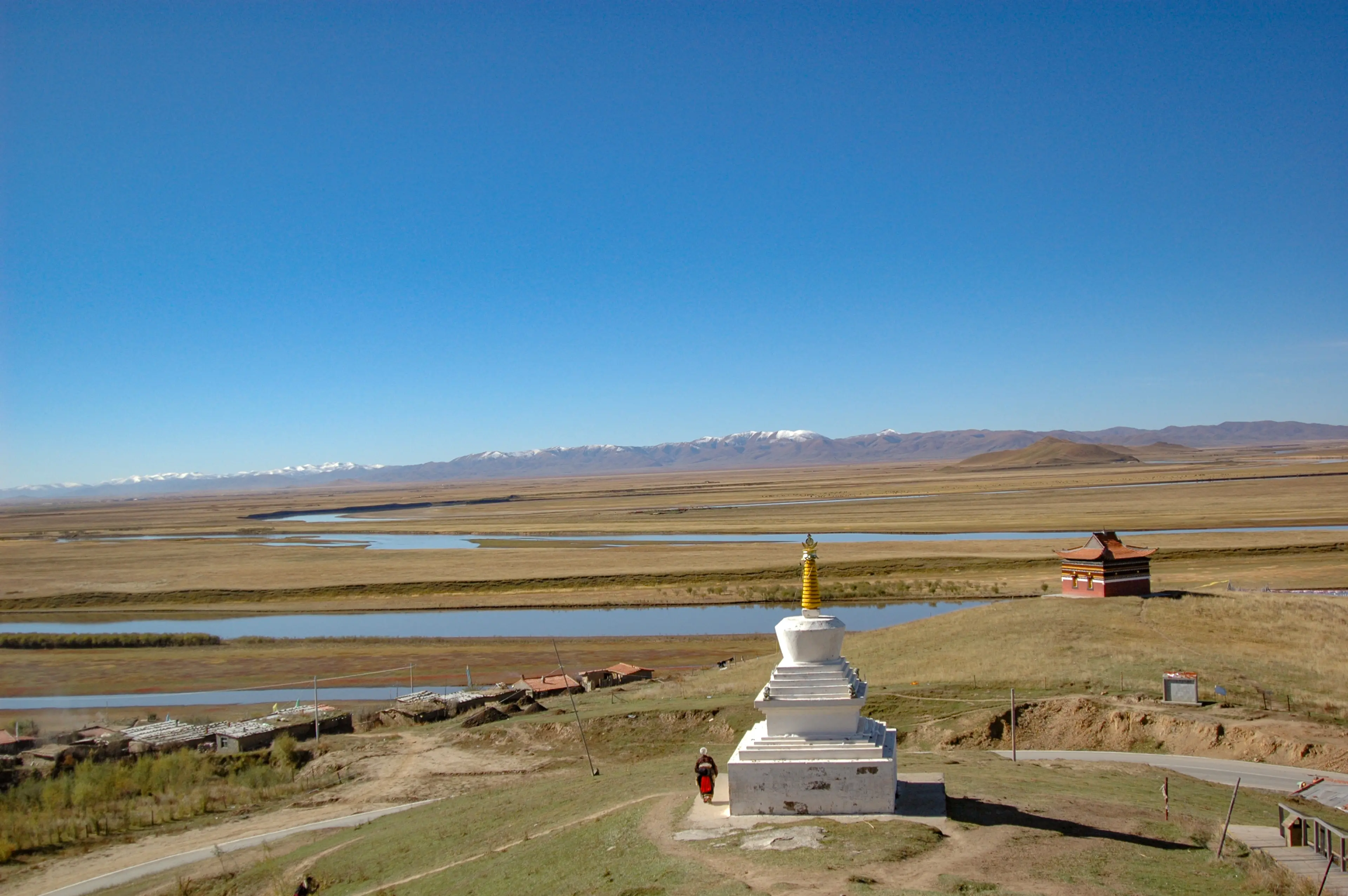 first-bend-of-yellow-river-ruoergai.jpg